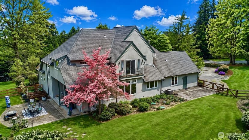 Property photo for 18248 240th Ave Se, Maple Valley photo 32