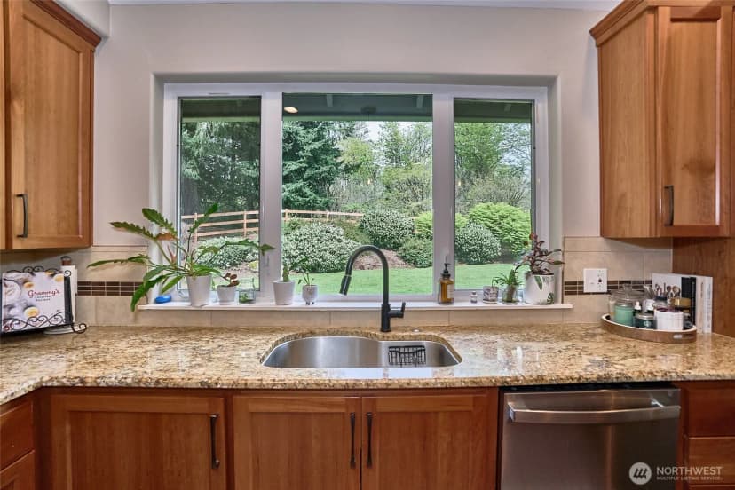 Property photo for 18248 240th Ave Se, Maple Valley photo 13