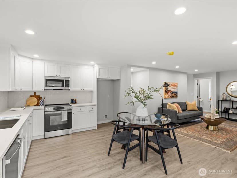 Property photo for 8117 17th Avenue Sw #b, Seattle photo 10