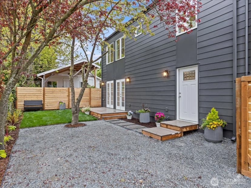 Property photo for 8117 17th Avenue Sw #b, Seattle photo 3