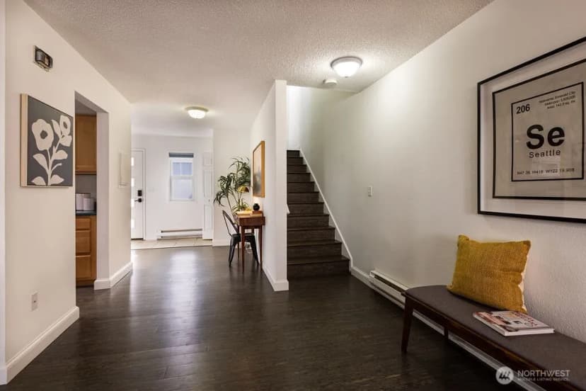 Property photo for 2001 E Yesler ## 17, Seattle photo 8
