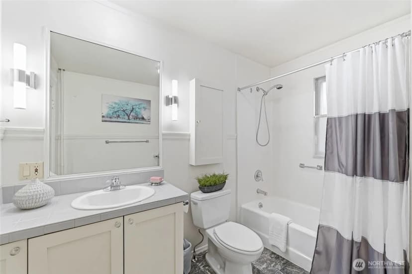 Property photo for 2025 Boylston Avenue E, Seattle photo 31