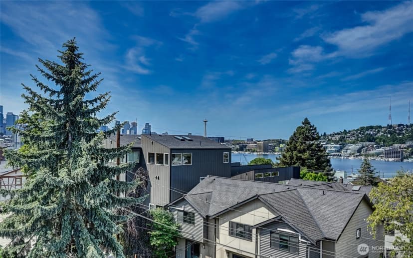 Property photo for 2025 Boylston Avenue E, Seattle photo 12