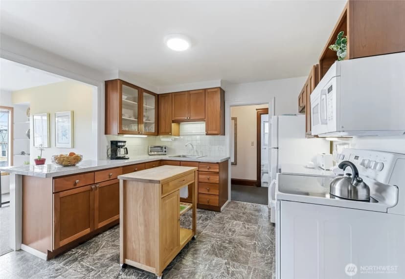 Property photo for 2025 Boylston Avenue E, Seattle photo 28