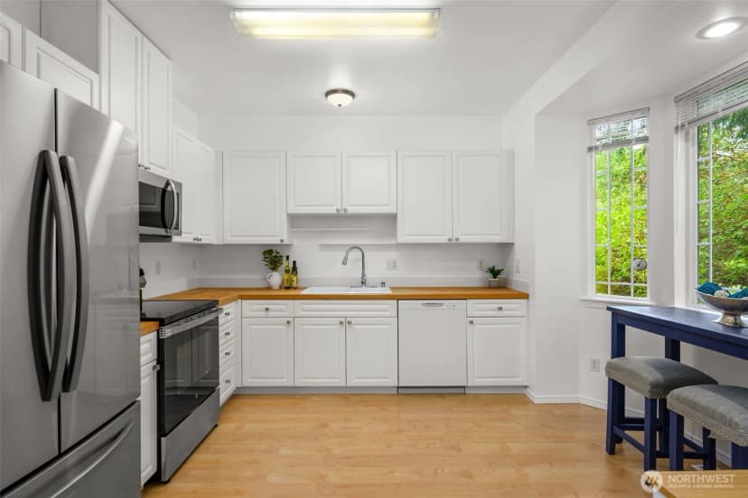 Property photo for 4748 Lakeshore Lane Se #b, Olympia photo 11