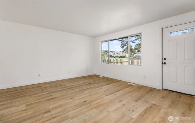 Property photo for 1167 Sparrow Drive, Oak Harbor photo 4