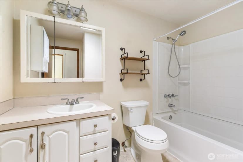 Property photo for 1167 Sparrow Drive, Oak Harbor photo 12