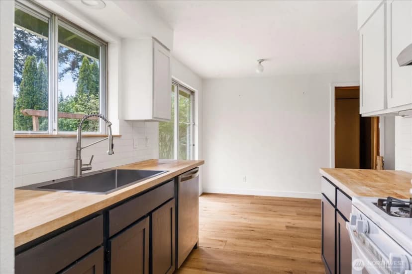 Property photo for 1167 Sparrow Drive, Oak Harbor photo 11