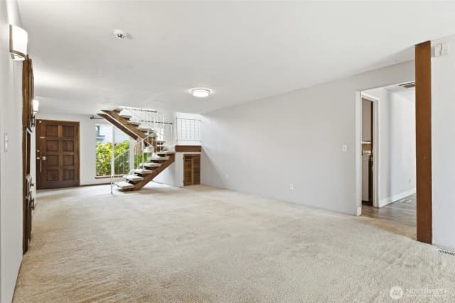 Property photo for 2735 26th Street Se, Auburn photo 4