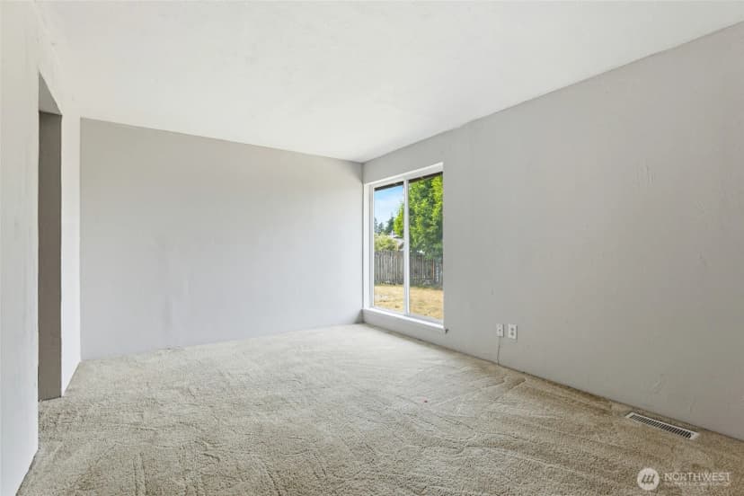Property photo for 2735 26th Street Se, Auburn photo 14