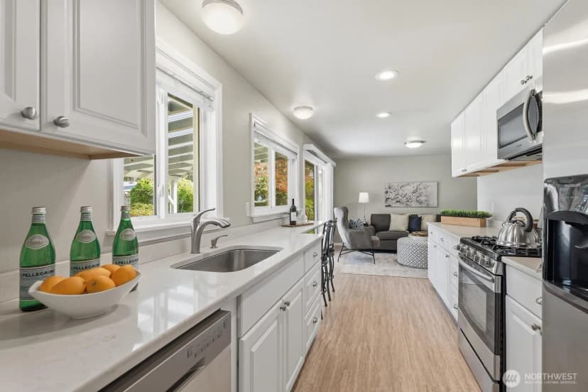 Property photo for 21225 96th Avenue W, Edmonds photo 13