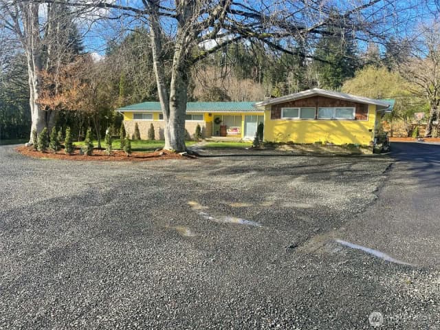Property photo for 310 W Pine Street, Elma