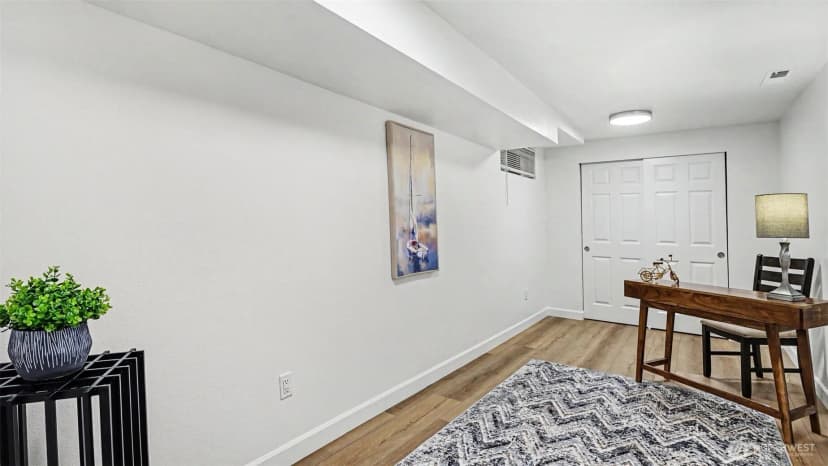 Property photo for 11040 40th Avenue Ne, Seattle photo 12