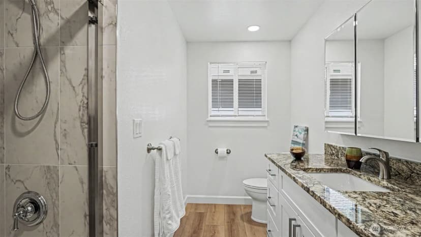 Property photo for 11040 40th Avenue Ne, Seattle photo 17