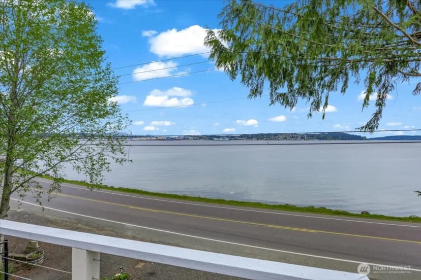 Property photo for 1273 Beach Drive E, Port Orchard photo 27