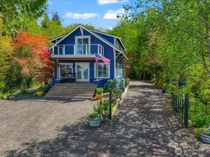 Property photo for 1273 Beach Drive E, Port Orchard photo 3
