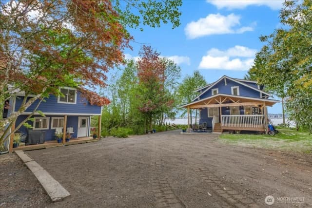 Property photo for 1273 Beach Drive E, Port Orchard photo 4