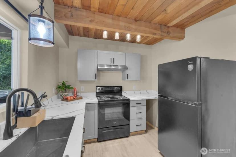 Property photo for 1273 Beach Drive E, Port Orchard photo 36