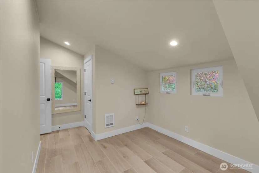 Property photo for 1273 Beach Drive E, Port Orchard photo 30