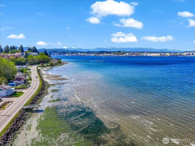 Property photo for 1273 Beach Drive E, Port Orchard photo 2