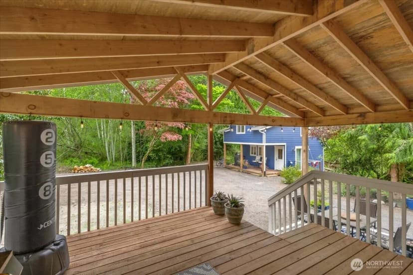 Property photo for 1273 Beach Drive E, Port Orchard photo 33