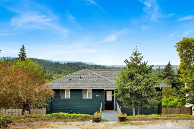 Property photo for 1818 35th Street, Bellingham photo 3