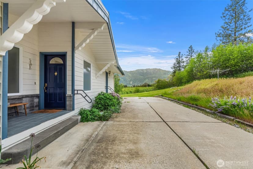 Property photo for 9950 North Road, Leavenworth photo 6