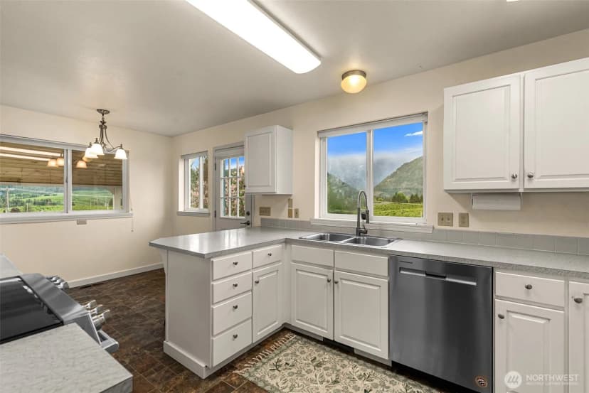 Property photo for 9950 North Road, Leavenworth photo 20
