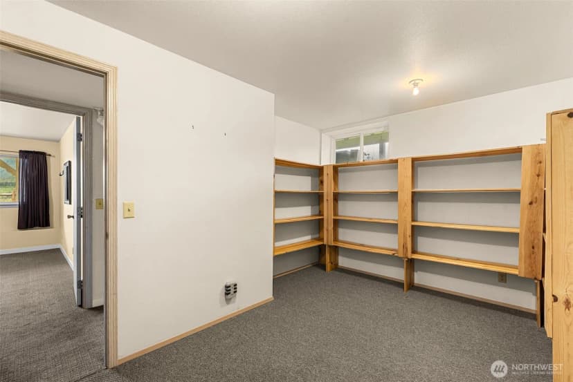 Property photo for 9950 North Road, Leavenworth photo 32