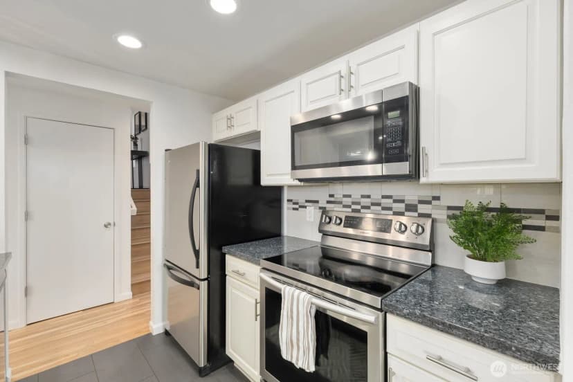 Property photo for 411 Cedar Ave S, Renton photo 16