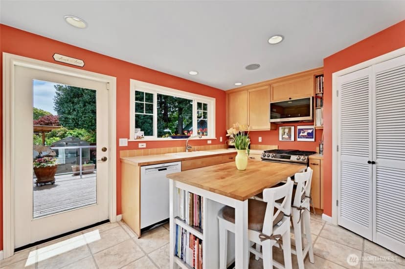 Property photo for 4061 W Ruffner Street, Seattle photo 9