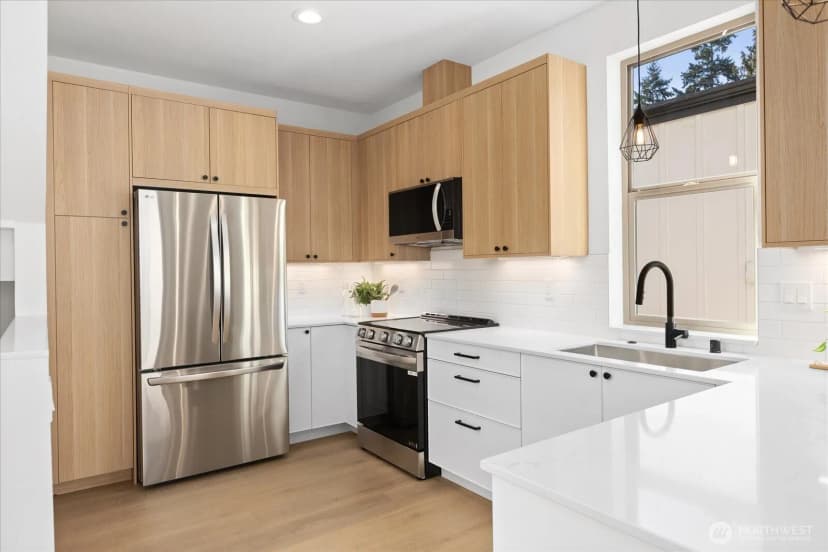 Property photo for 12044 Hiram Place Ne #b, Seattle photo 9