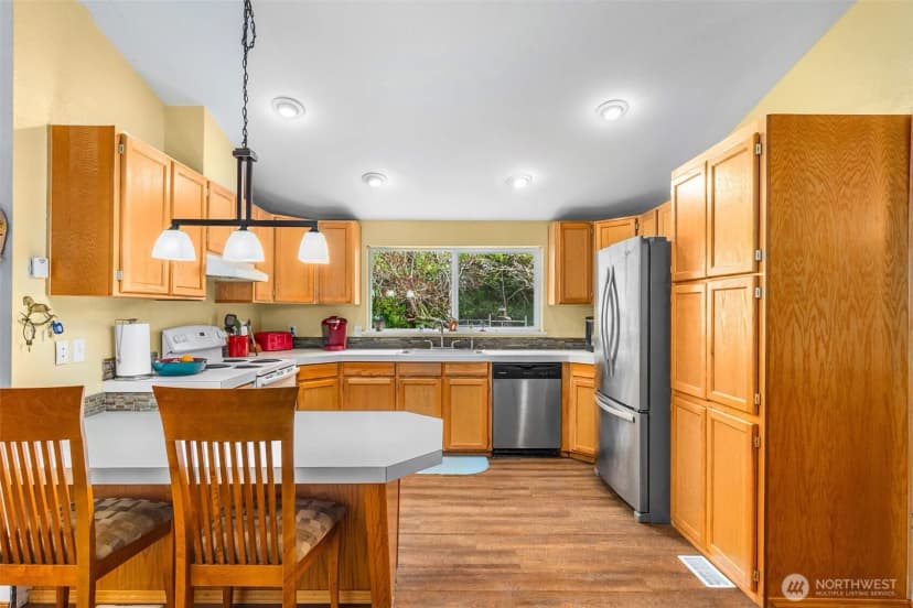 Property photo for 35308 16th Avenue Ct S, Roy photo 14