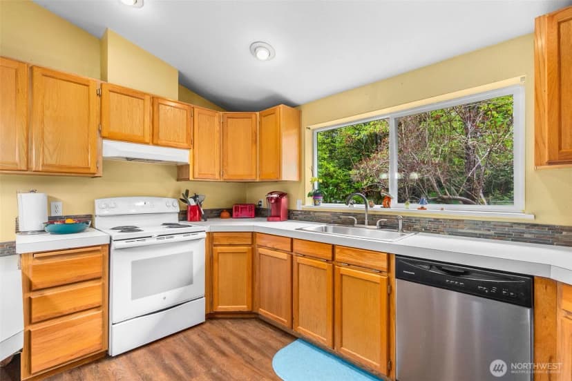 Property photo for 35308 16th Avenue Ct S, Roy photo 15