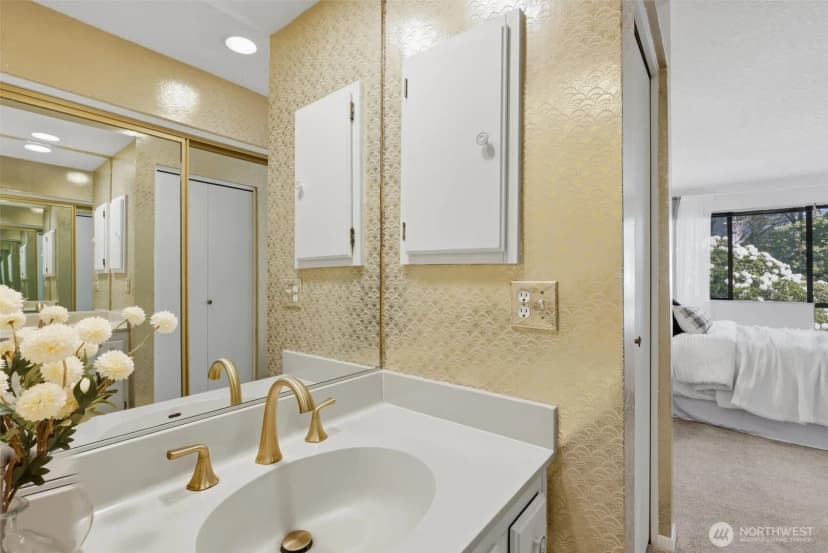 Property photo for 401 100th Avenue Ne #209, Bellevue photo 19