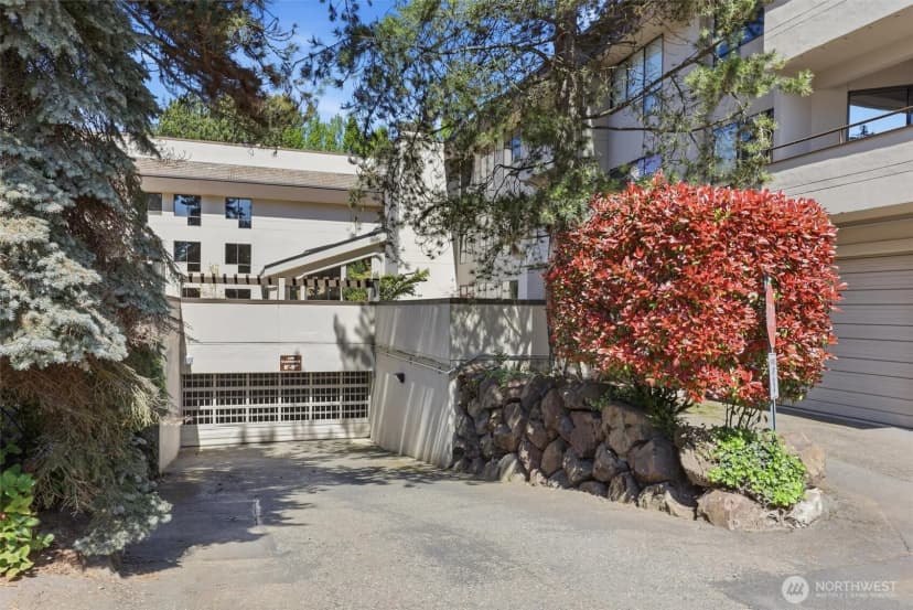 Property photo for 401 100th Avenue Ne #209, Bellevue photo 39