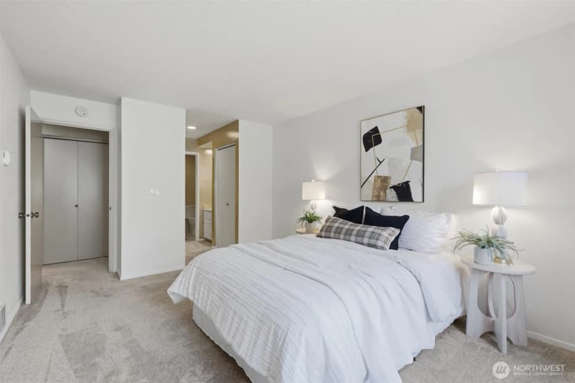 Property photo for 401 100th Avenue Ne #209, Bellevue photo 16