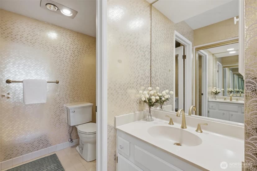 Property photo for 401 100th Avenue Ne #209, Bellevue photo 20