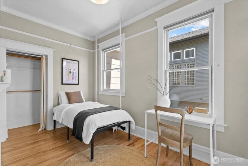 Property photo for 920 4th Avenue N, Seattle photo 15