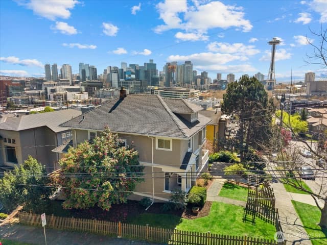 Property photo for 920 4th Avenue N, Seattle photo 5