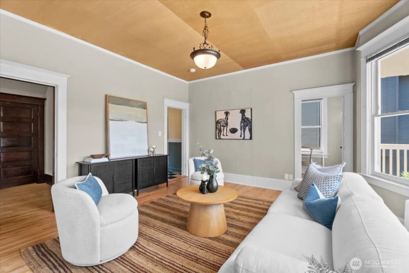 Property photo for 920 4th Avenue N, Seattle photo 12