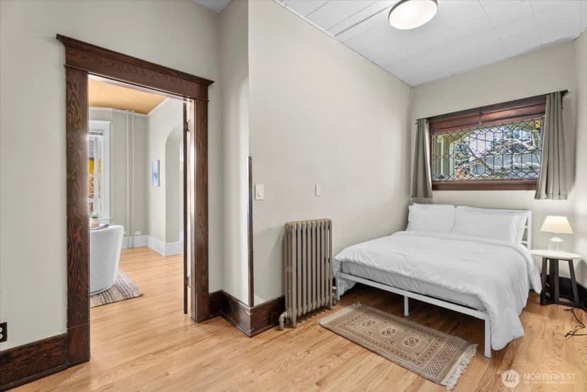 Property photo for 920 4th Avenue N, Seattle photo 17
