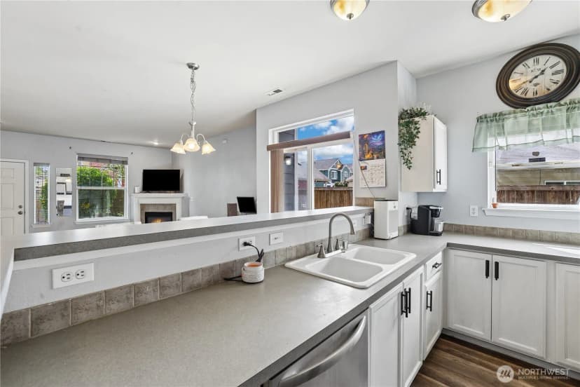 Property photo for 11308 6th Avenue E, Tacoma photo 10