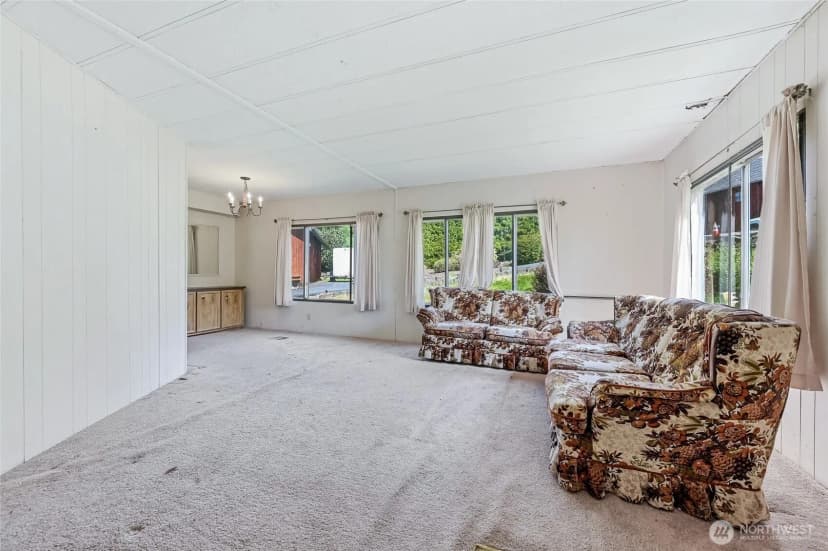 Property photo for 32711 Commission Avenue, Black Diamond photo 6