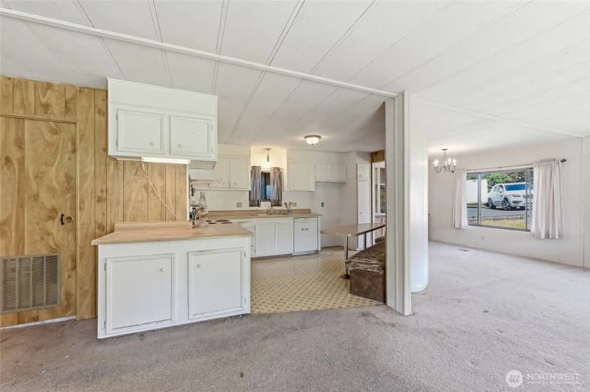 Property photo for 32711 Commission Avenue, Black Diamond photo 12