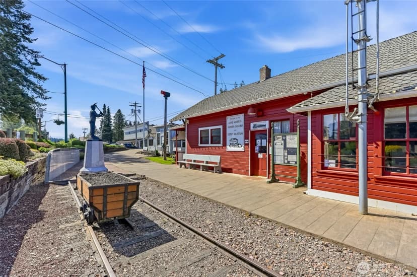 Property photo for 32711 Commission Avenue, Black Diamond photo 31