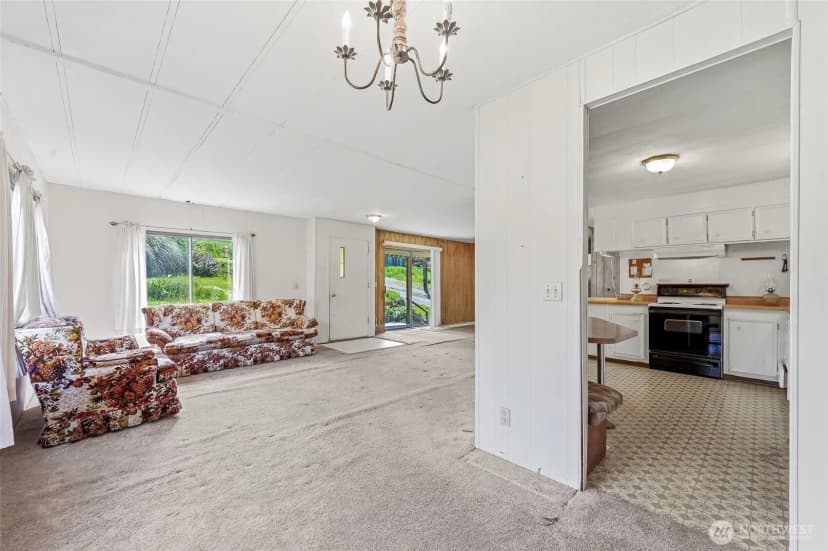 Property photo for 32711 Commission Avenue, Black Diamond photo 9