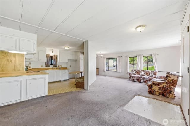 Property photo for 32711 Commission Avenue, Black Diamond photo 5