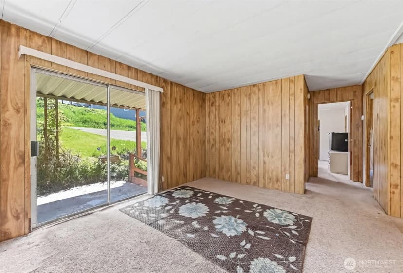 Property photo for 32711 Commission Avenue, Black Diamond photo 10