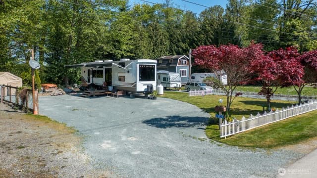 Property photo for 23727 Cove Road, Sedro Woolley photo 5